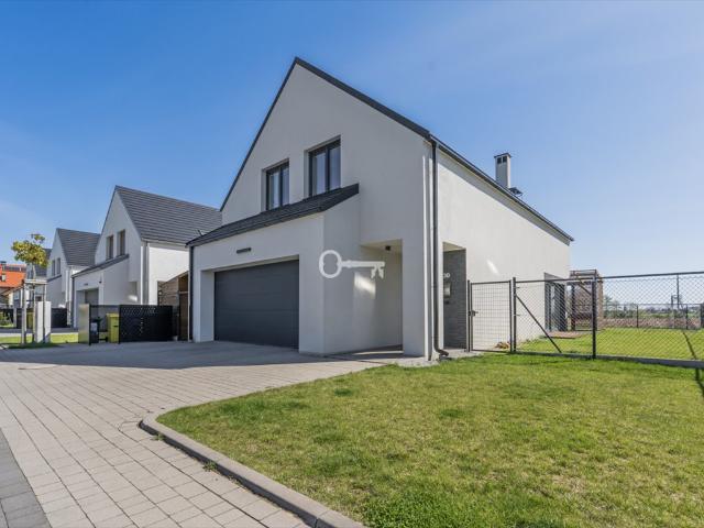 Nowoczesny dom wolnostojący na osiedlu Villa Hampton zapraszam