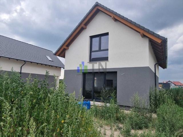 Do sprzedania nowoczesny dom wolnostojący z dużą działką