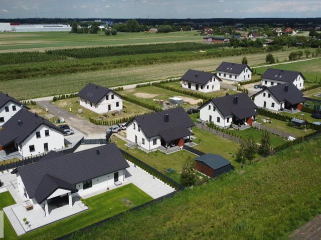 Nowoczesny dom z ogrodem, 72 m², taras, 500 m² działki