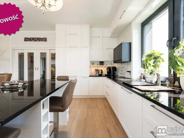 Nowoczesny dom z apartamentami, 800 m od morza