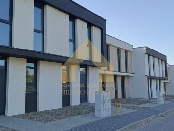 Nowoczesny dom z dużymi przeszkleniami i ogrodem w Mikołowie