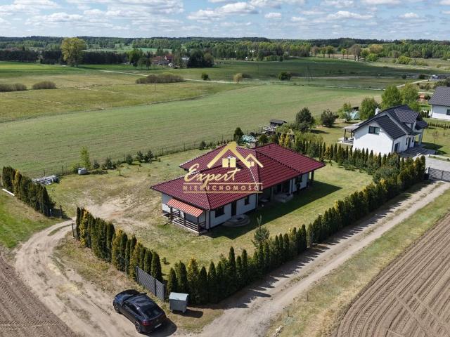Nowoczesny dom z dwoma mieszkaniami, ogród, 217 m2
