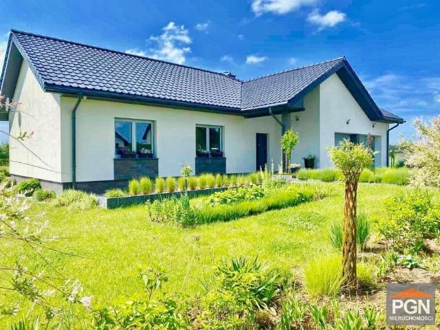 Nowoczesny dom z garażem, 164 m2, ogród, spokojna okolica