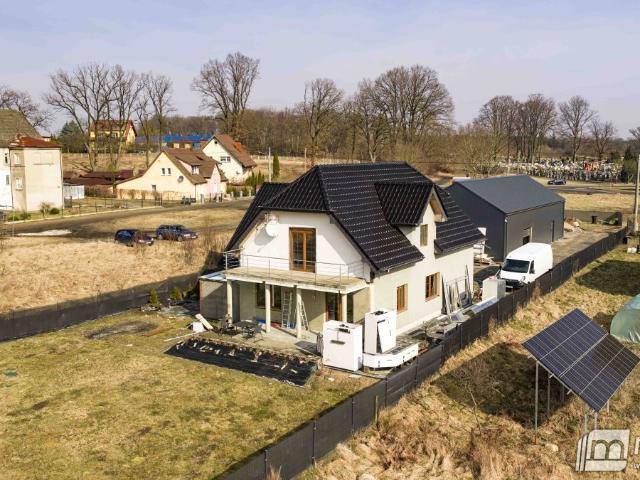 Zapraszam do obejrzenia nowoczesnego domu z halą 284 m² w Brojcach