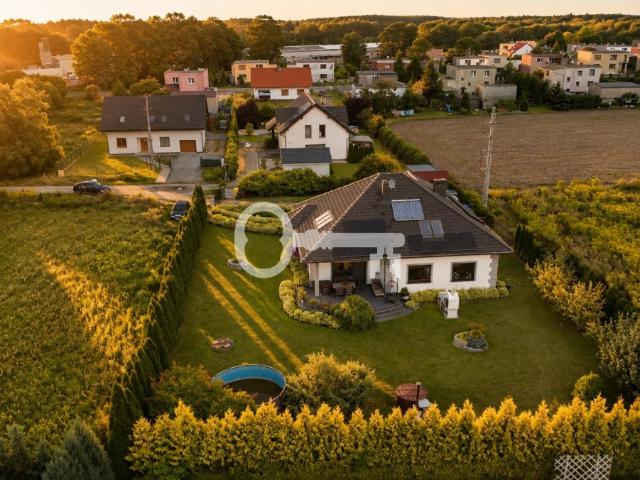 Nowoczesny dom 243 m² z inteligentnym systemem i strefą SPA