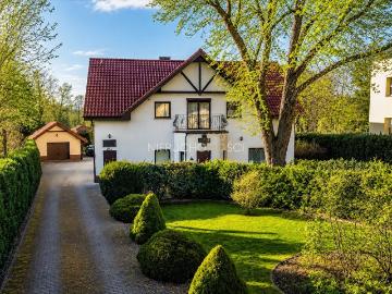 Nowoczesny dom z widokiem na Odrę, 1811 m² działki