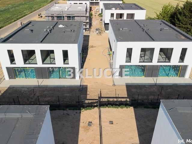 Nowoczesny dom bliźniaczy 175 m² z ogrodem w Marysinie zapraszam