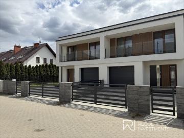 Nowoczesny dom bliźniaczy 125 m² z garażem i ogrodem