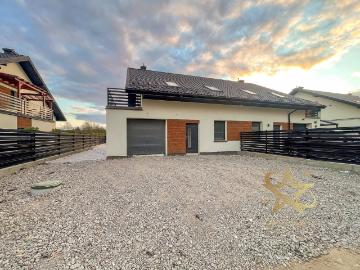 Nowoczesny dom bliźniak 152 m² z garażem i ogrodem