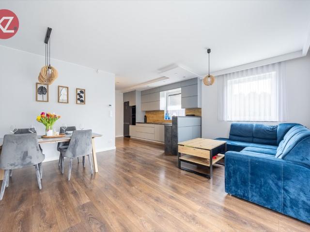 Nowoczesny bliźniak z garażem, 107 m², Zawada