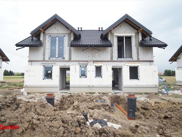 Nowoczesny dom bliźniak z 4 pokojami, ogrzewaniem podłogowym