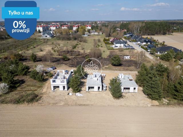 Nowoczesny dom deweloperski 151 m2 z garażem i tarasem