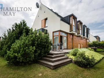 Nowoczesny dom na osiedlu Parkowe Wzgórze Hamilton May