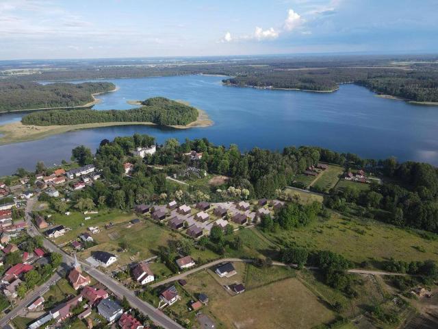 Nowoczesny dom nad jeziorem Niesłysz – komfort i prestiż