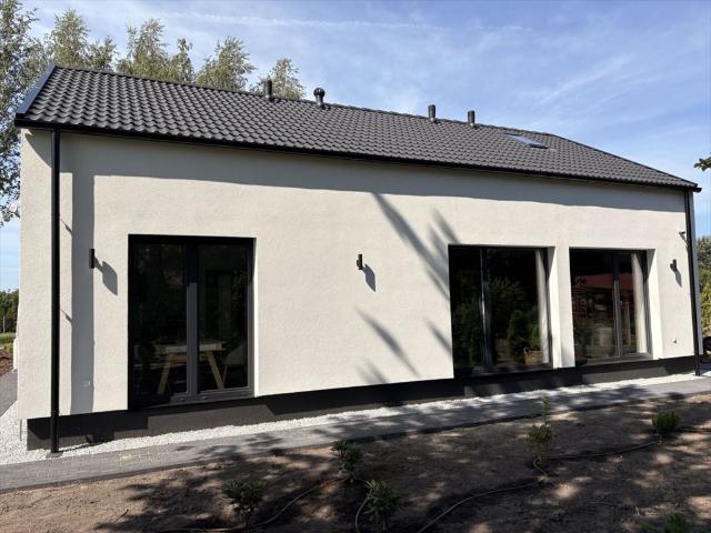 Nowoczesny dom parterowy 80 m² z poddaszem, zapraszam