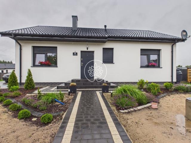 Nowoczesny dom parterowy 81 m² z ogrodem w Stajenczynkach