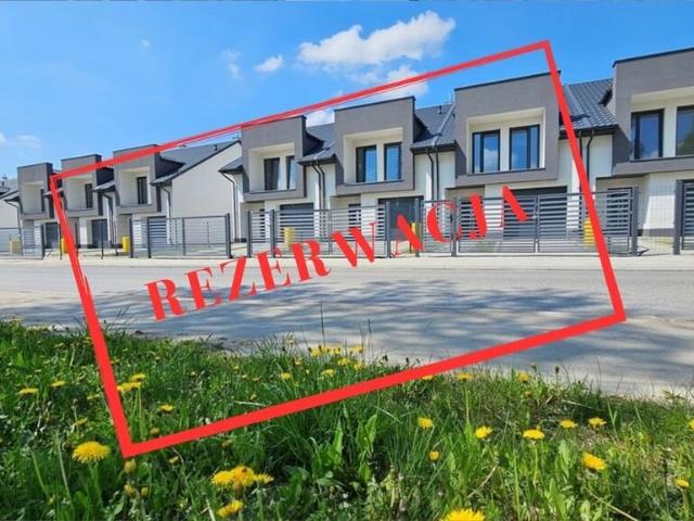 Nowoczesny dom szeregowy 120m2 z garażem i ogródkiem