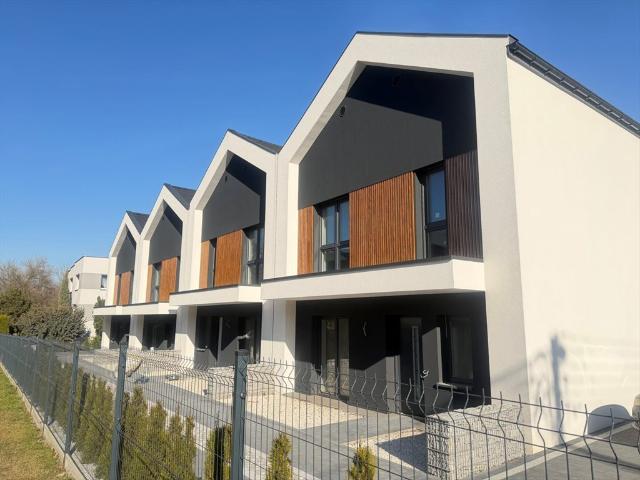 Nowoczesny dom szeregowy 135 m² w prestiżowej okolicy