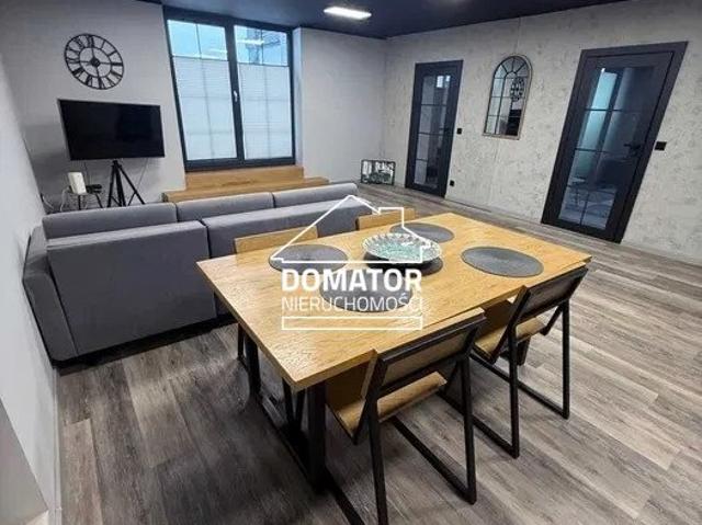Nowoczesny loft 160 m² z tarasem, biurami i halą