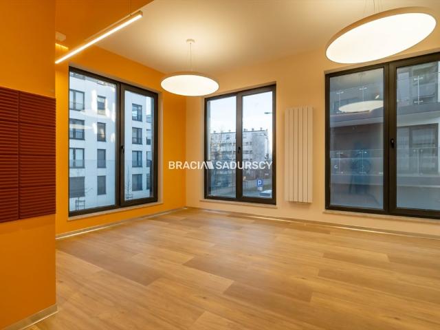 Nowoczesny lokal medyczny 108 m² z windą w Dębnikach