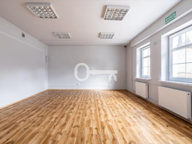 Wynajmę nowoczesny lokal biurowy 110 m² z niezależnym wejściem