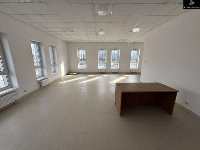 Nowoczesny lokal biurowy 133 m2 z własnym parkingiem