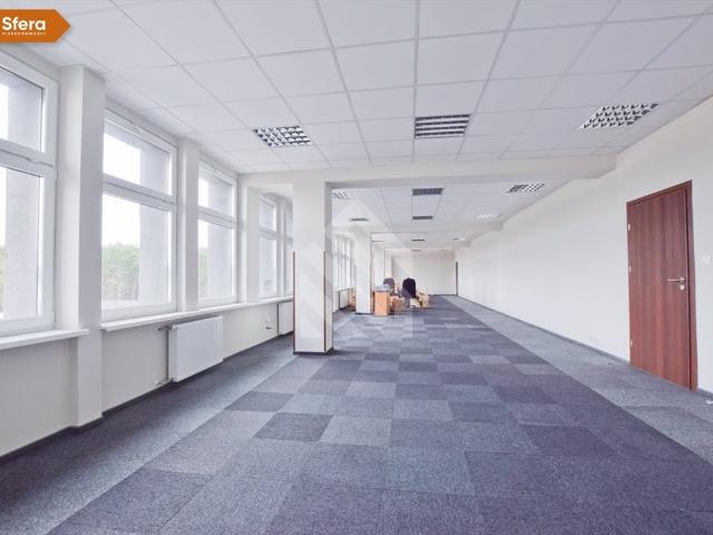 Nowoczesny lokal biurowy 167 m2 z windą i parkingiem