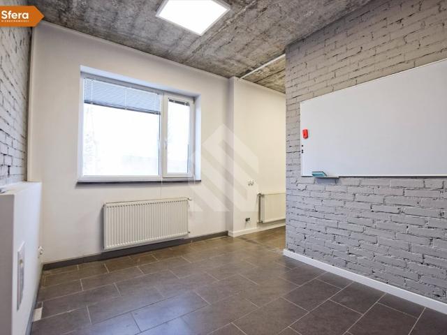 Nowoczesny lokal biurowy 19,3 m2 z pełnym wyposażeniem