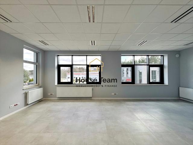 Nowoczesny lokal biurowy 200 m² w Białych Błotach polecam