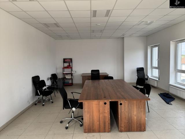 Nowoczesny lokal biurowy 266 m2 z własnym parkingiem