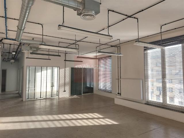 Nowoczesny lokal biurowy 392 m² na Pradze Południe polecam