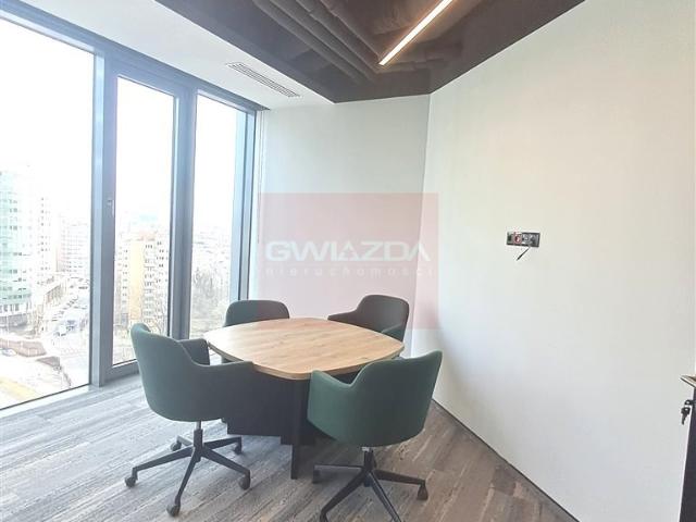 Nowoczesny lokal biurowy 538 m² w Śródmieściu Warszawy