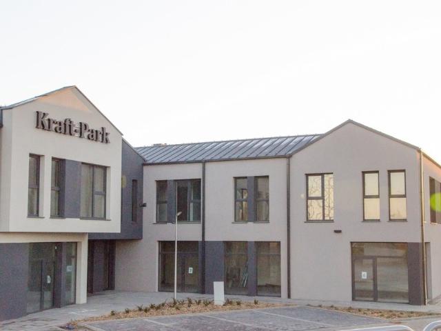 Na sprzedaż nowoczesny lokal usługowy 145 m² z dużymi witrynami