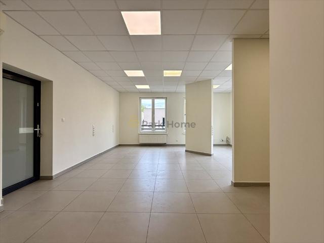 Nowoczesny lokal usługowy 55 m² w centrum Leszna jasne i komfortowe