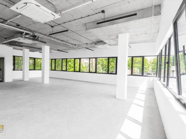 Nowoczesny lokal usługowo handlowy 107 m², gotowy do użycia