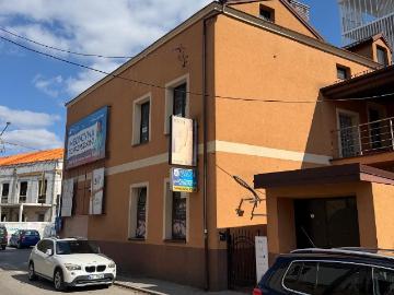Nowoczesny lokal 143 m² w centrum Otwocka, po remoncie