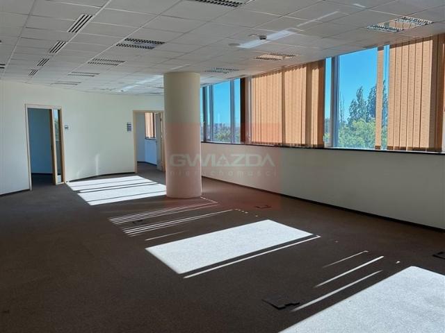 Nowoczesny lokal 290 m² z klimatyzacją na Mokotowie