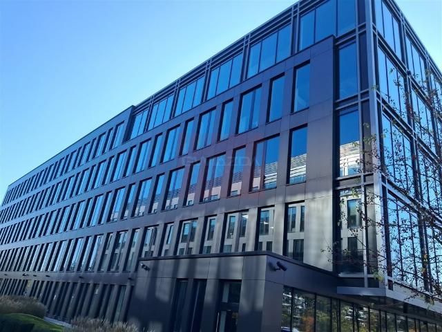 Na wynajem nowoczesny lokal 410 m² na Ochocie z klimatyzacją