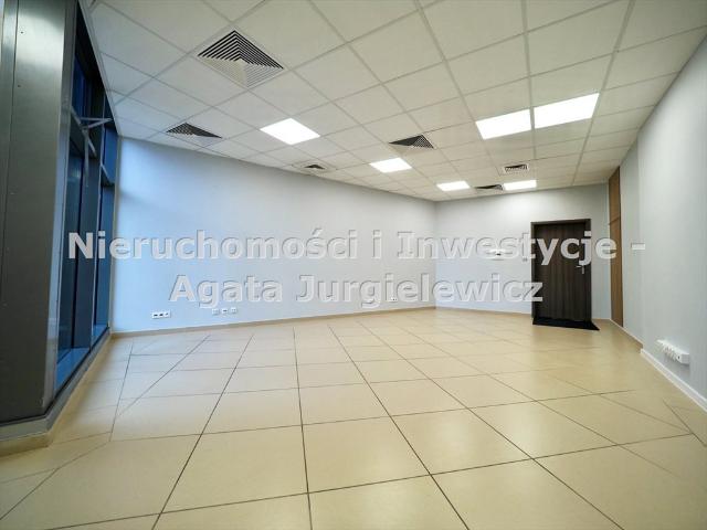 Nowoczesny lokal 42 m2 w biurowcu Fenix z windą