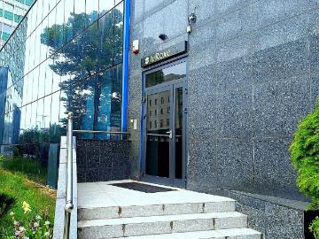 Nowoczesny 56m2 lokal z klimatyzacją i ochroną