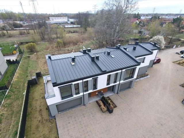 Nowoczesny segment 148m² z garażem i ogrodem polecam!