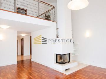 Nowoczesny segment 280 m² na Saskiej Kępie z garażem i ogrodem