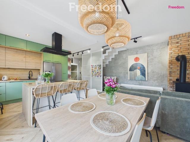 Nowoczesny segment 95 m² z pięknym ogrodem i garażem