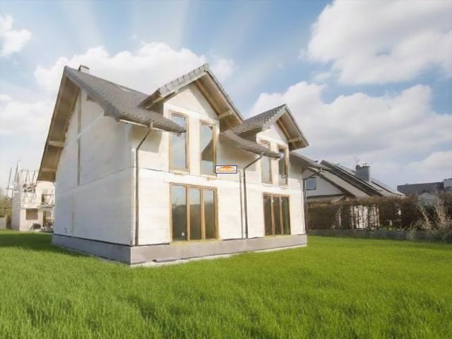 Nowoczesny segment z ogrodem 136 m² w Modlniczce