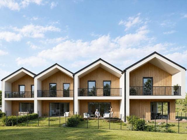 Nowoczesny segment z ogrodem, 99,79 m², Borówiec