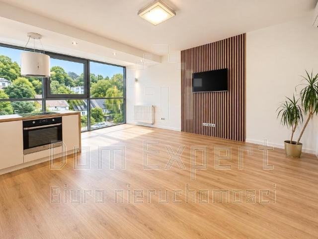 Nowoczesny 2 pokojowy apartament 41,16 m² z klimatyzacją, balkonem i komórką w Zwierzyńcu