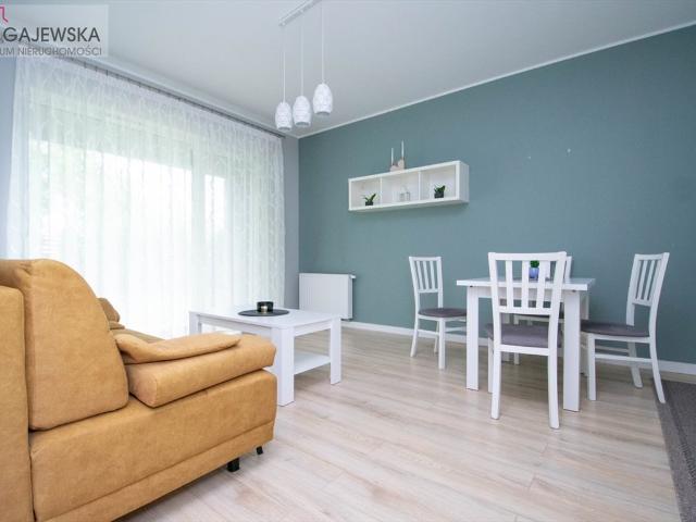 Nowoczesny 2 pokojowy apartament z ogródkiem, miejsce i komórka