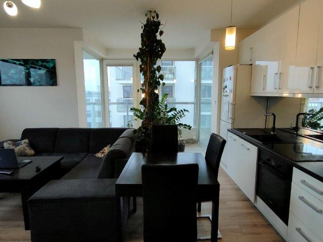Nowoczesny 3 pokojowy apartament w Longbridge Residence
