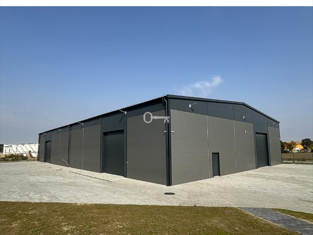 Nowoczesna hala magazynowa 550 m² przy drodze krajowej