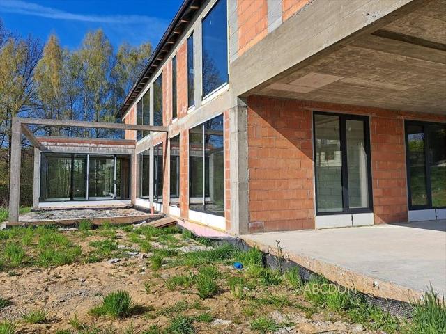 Nowoczesna rezydencja 433 m² z dużą działką 39 arów